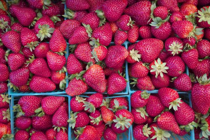 8 Reasons to Eat Strawberries