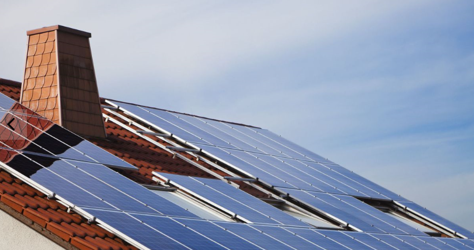 Here's How Much Power You'd Get From Solar Panels on Your Roof