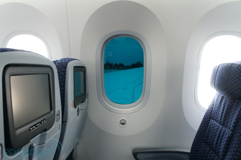 Why the 787 Dreamliner's Windows Are So Big